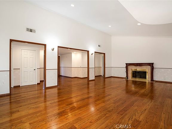 3rd image of 1319 N Baldwin Ave