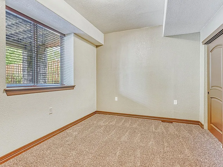 9611 Sunset Hill Dr — Photo 29