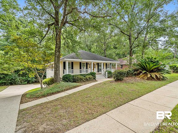3rd image of 3004 Lindholm Dr E
