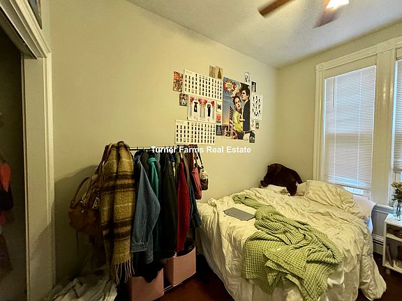 4th image of 719 Parker St #4R