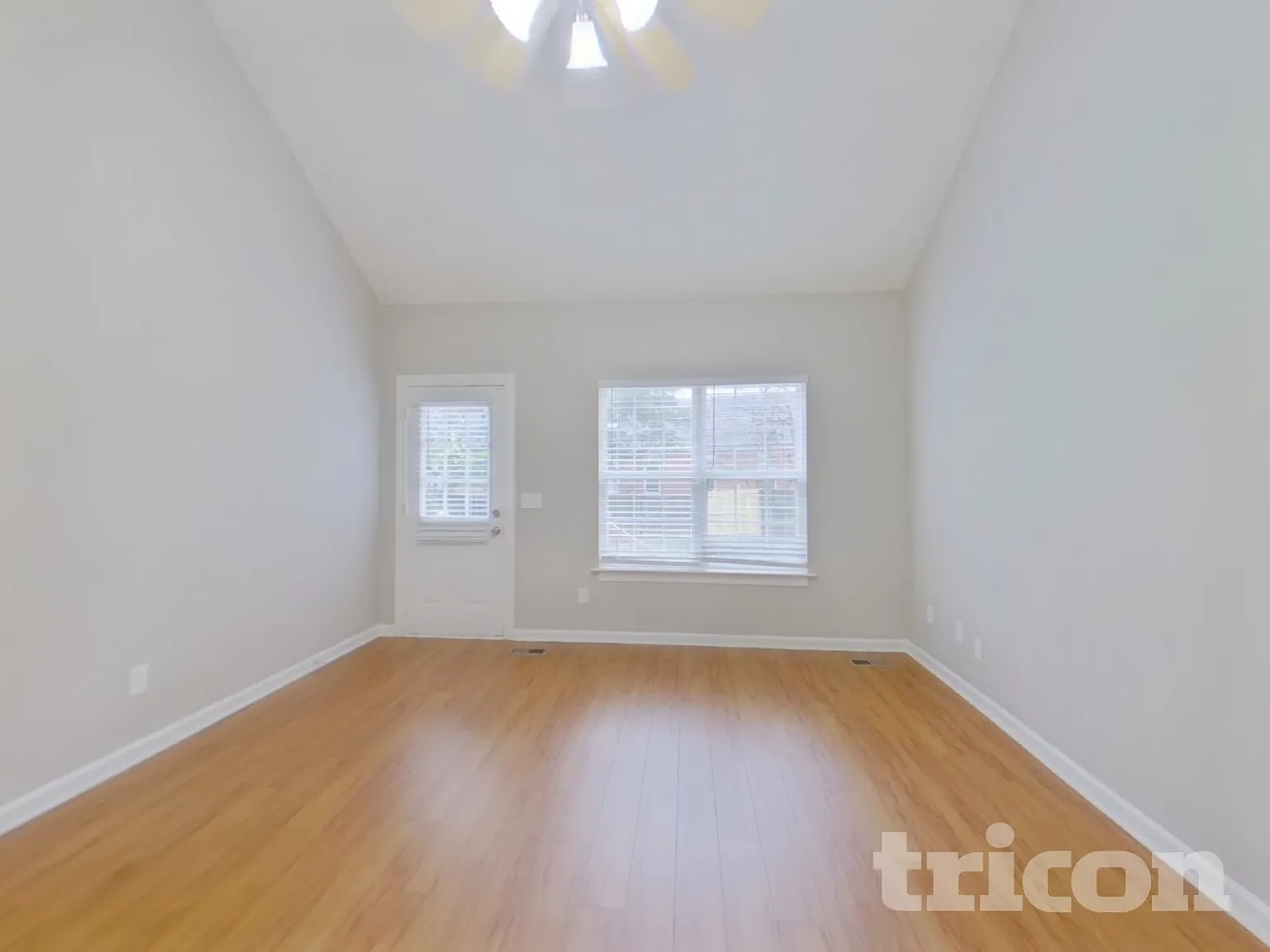1717 North Cove Murfreesboro TN — Photo 2