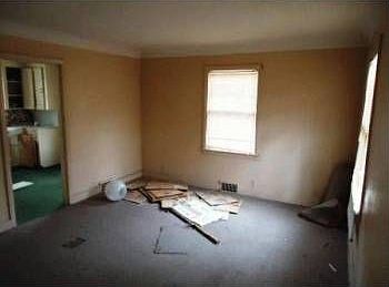 3rd image of 415 E Bishop Ave