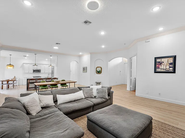 2068 Wightman Dr — Photo 14