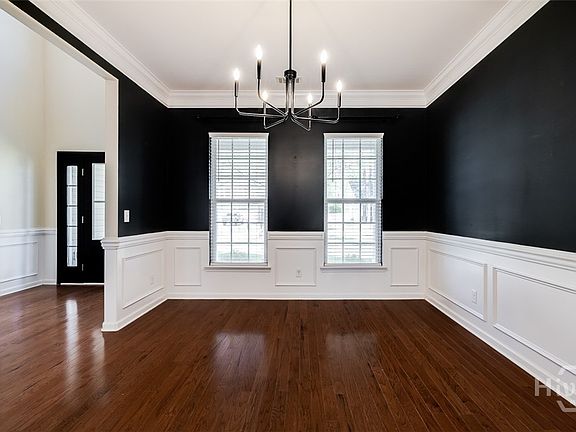 4th image of 411 Plantation Place