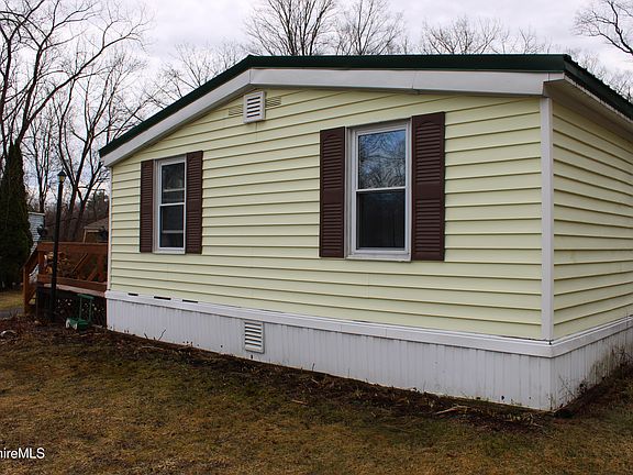 4th image of 26 Lakewood Cir