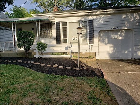 2nd image of 635 Lincoln Blvd