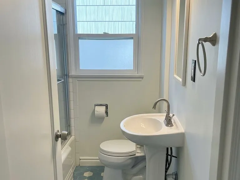 4413 47th Ave SW — Photo 6