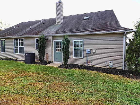 4th image of 718 Hollybrook Lane