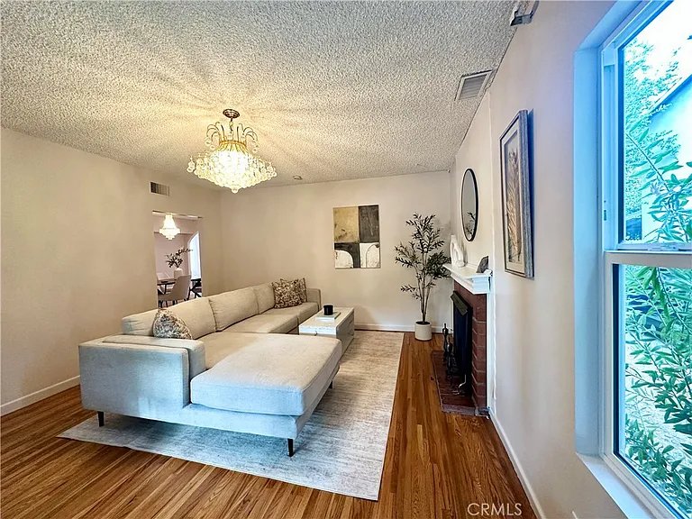 6220 Etiwanda Ave — Photo 2