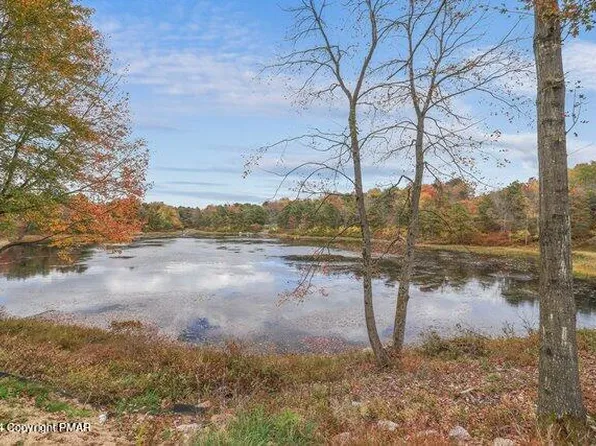 2153 Wild Laurel Dr, Long Pond, PA 18334