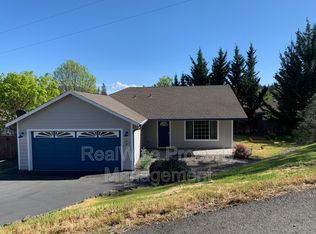 1884 Allen Creek Rd, Grants Pass, OR 97527