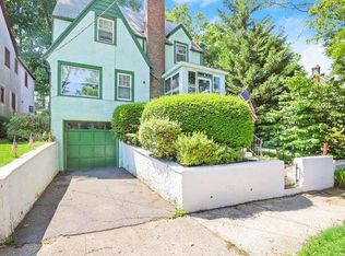 218 Hillcrest Rd, Mount Vernon, NY 10552