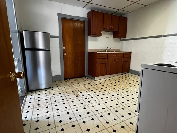 46 Main St, 46 Main St #2, Johnstown, PA 15909