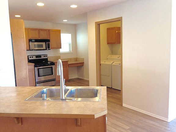 3rd image of 1930 28th Avenue Ct SW