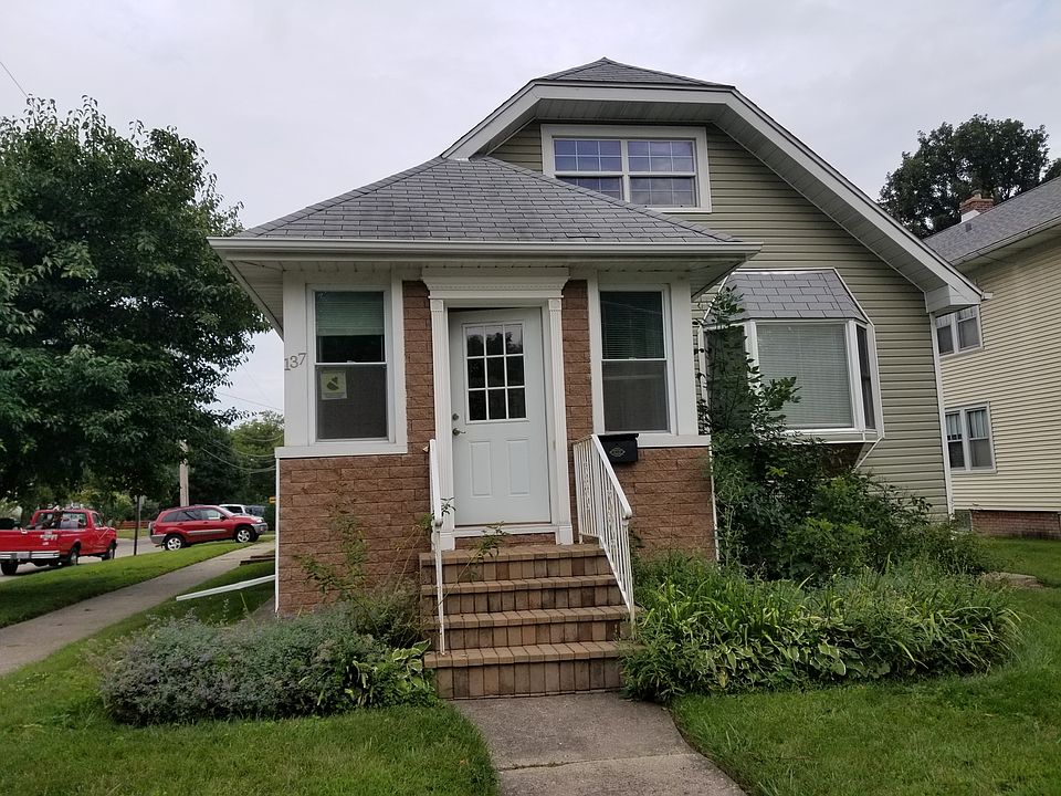 1st image of 137 N Victory St