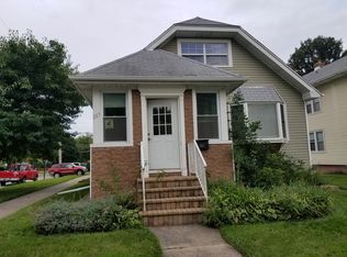 137 N Victory St, Waukegan, IL 60085