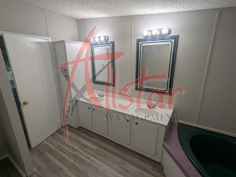 7682 Edwards Place Rd E — Photo 10