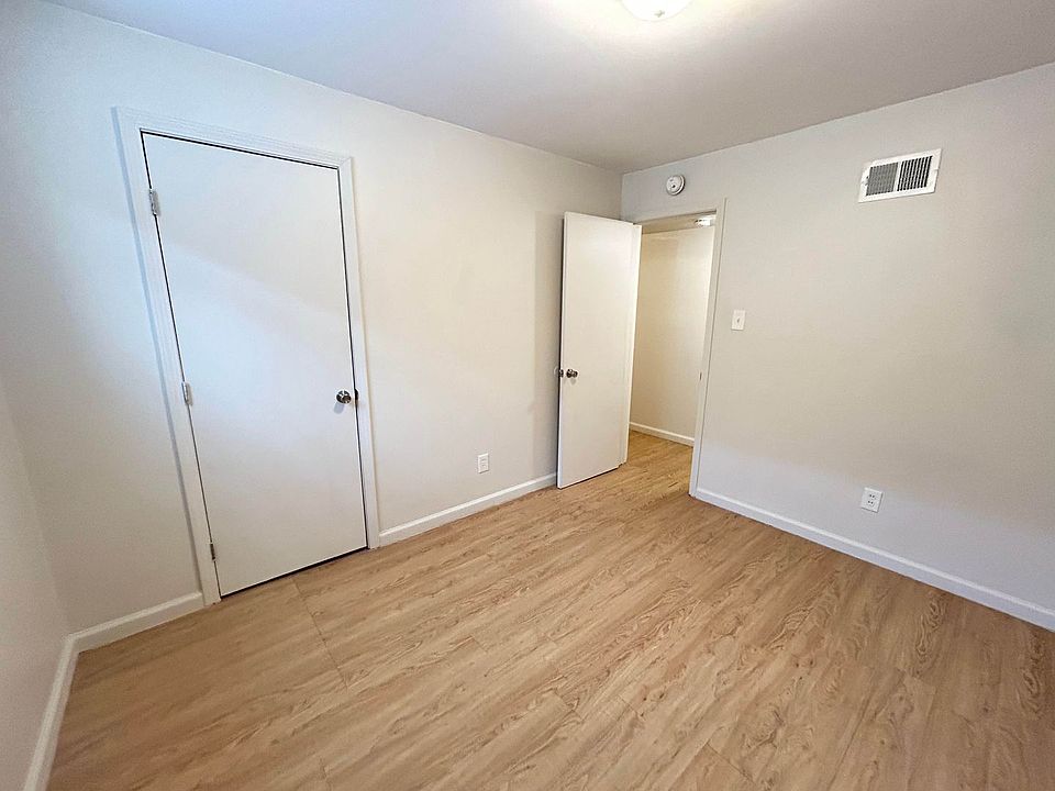 1st image of 115 Scott Ave #1