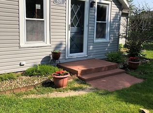 605 1st St W, Lyndon, IL 61261