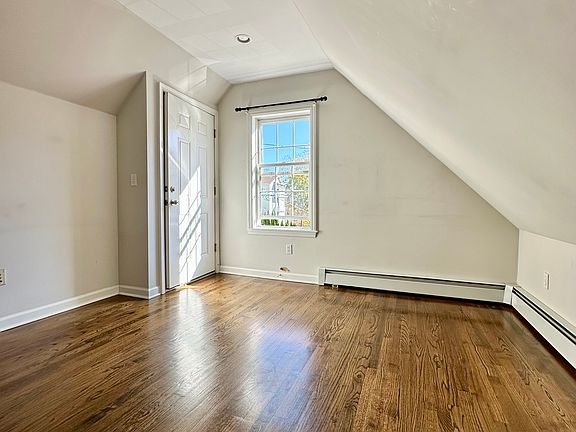5th image of 26-28 Hanford Ave