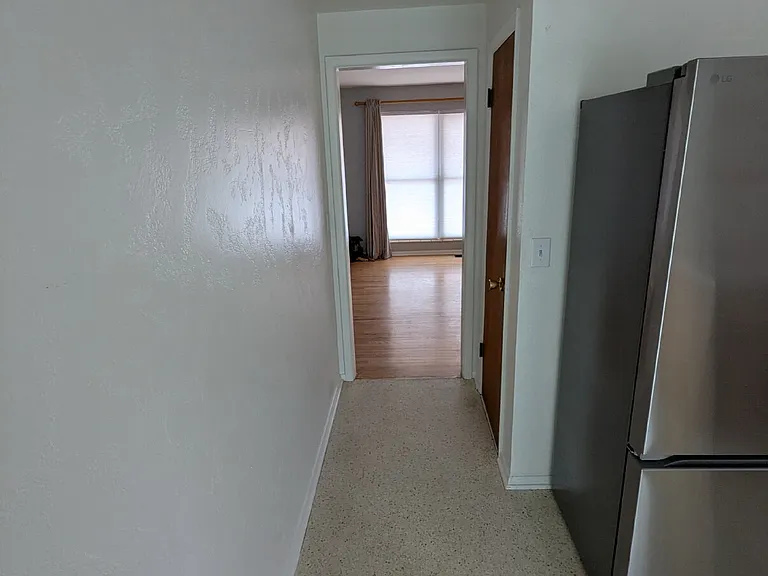 7070 Beacon Way — Photo 11