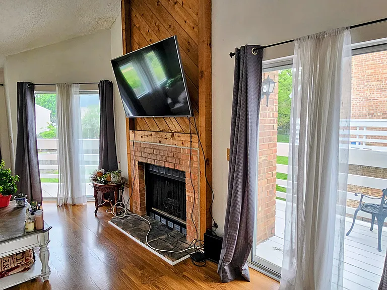 1132 Courtland Dr — Photo 6