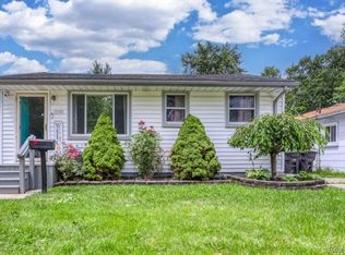 11742 Syracuse St, Taylor, MI 48180