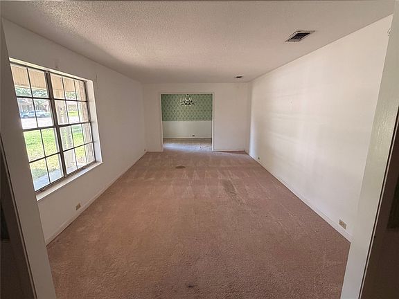 5th image of 1402 Circle Dr