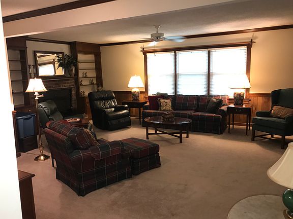 5th image of 201 Fox Haven Dr