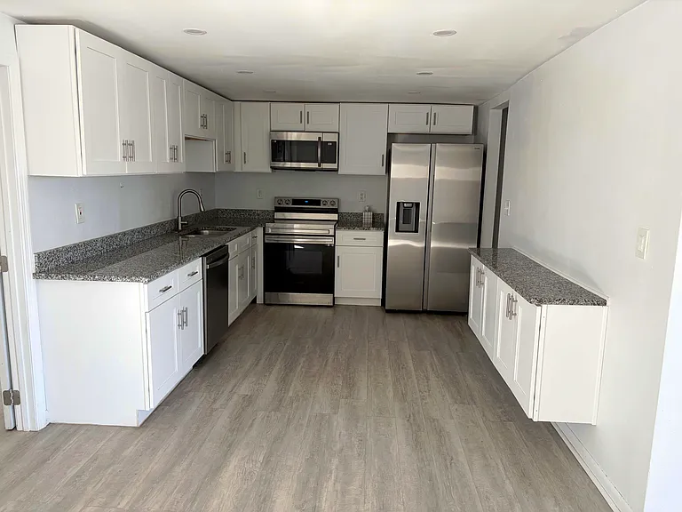 7414 San Carlos Dr — Photo 3