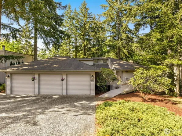 5221 Somerset Drive SE, Bellevue, WA 98006