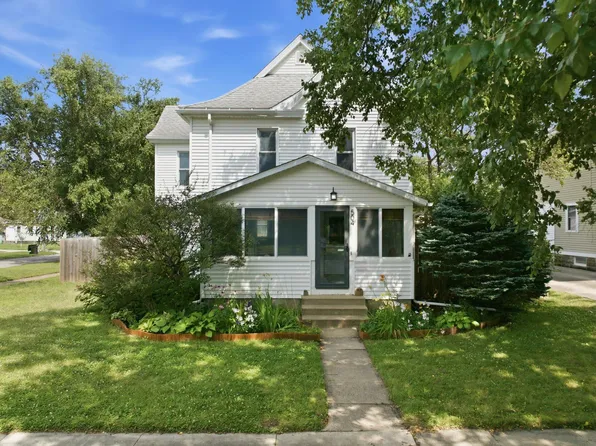 504 Walnut St, Cedar Falls, IA 50613
