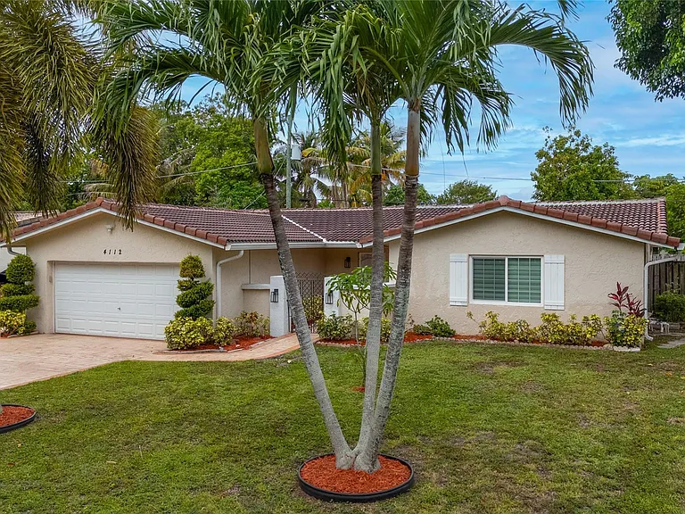 4112 NW 78th Ln — Photo 2