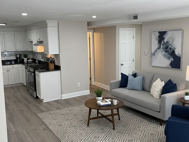 Pondsview Apartments — Photo 53