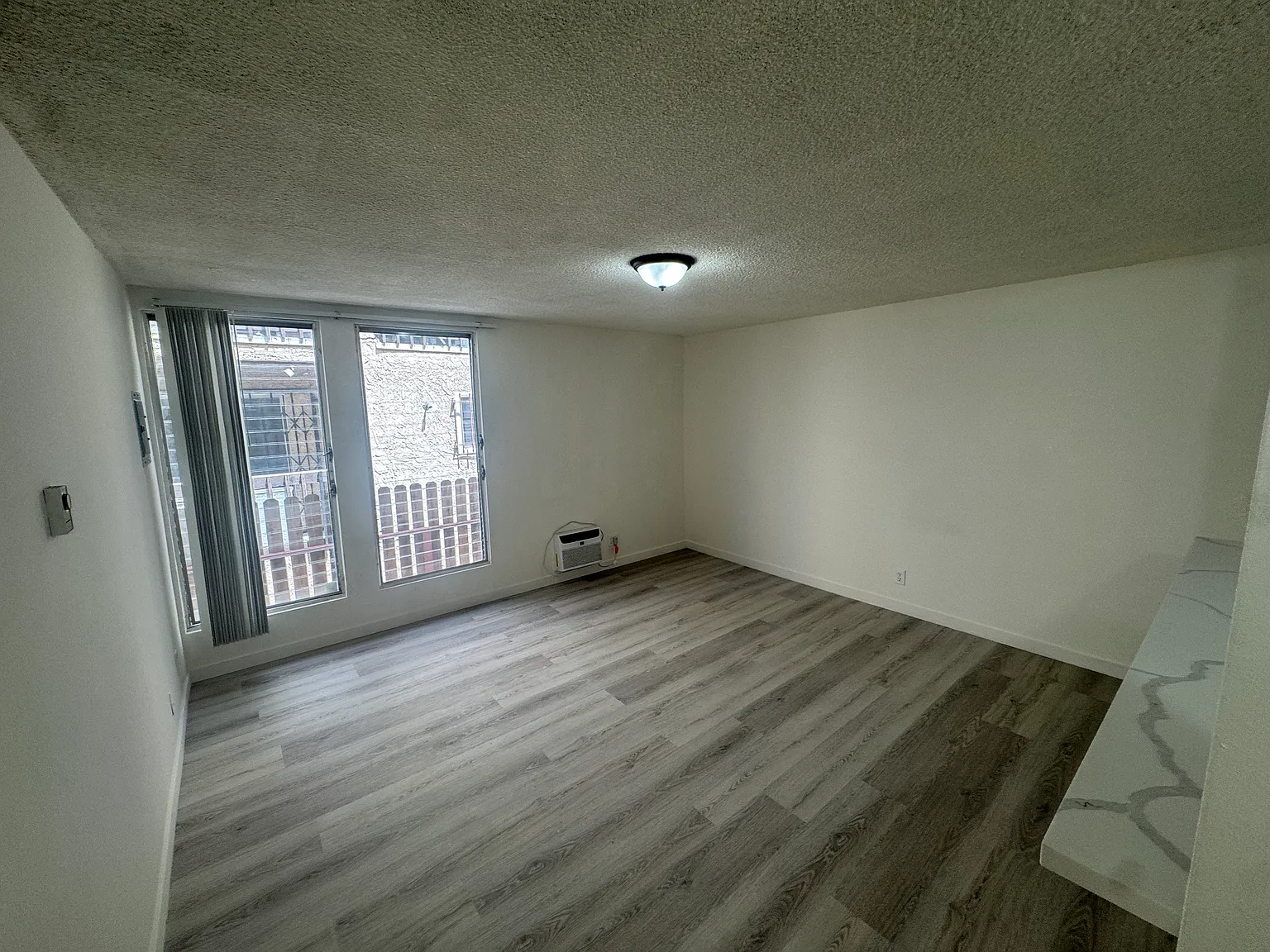 Studio, 450 sqft, $1,595 — Photo 3