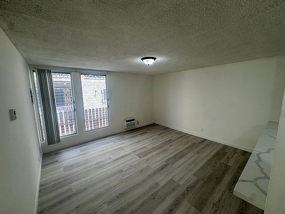 3rd image of 4271 W 5th St #1