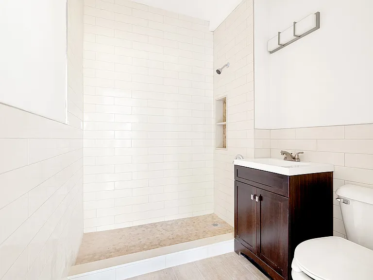 896 Park Pl #3 — Photo 7