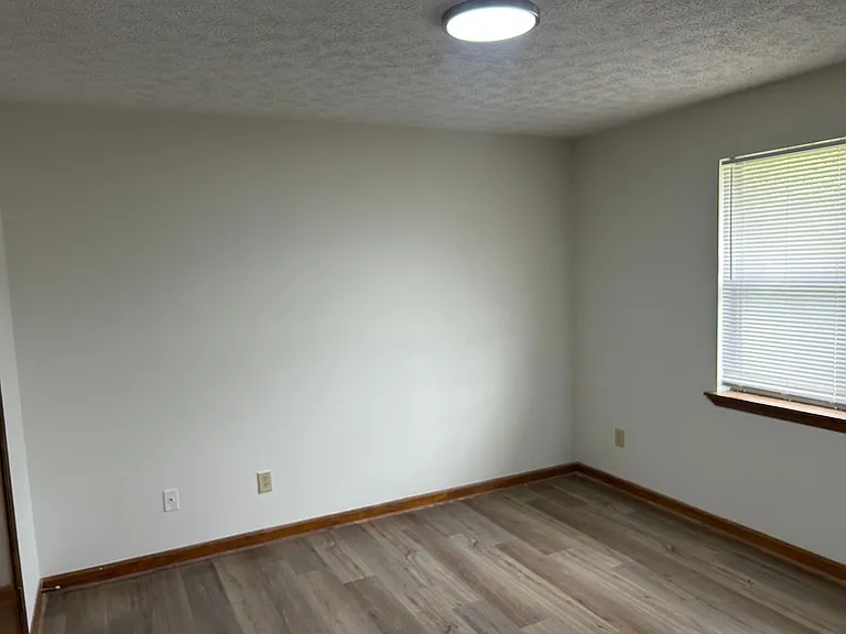 109/111 Deer Creek Ct — Photo 16