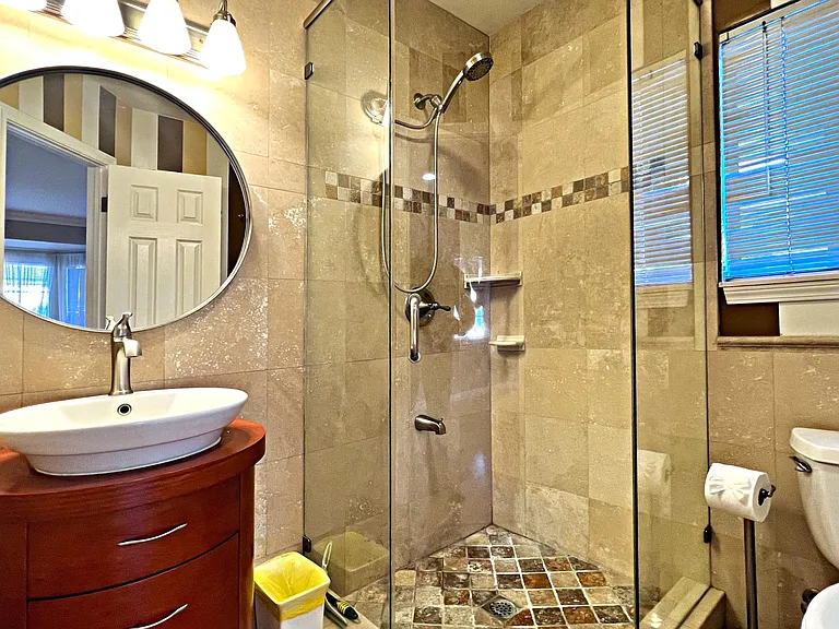 5627 Adele Ave — Photo 43