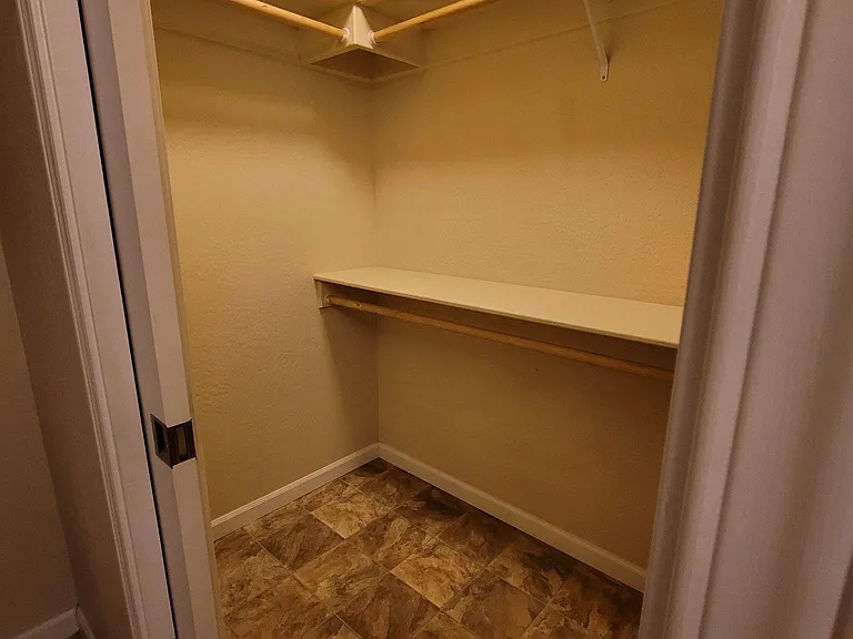1694 Cloverlawn Dr — Photo 14