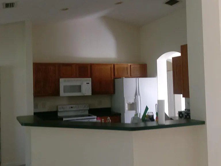 229 SW Chelsea Ter — Photo 9
