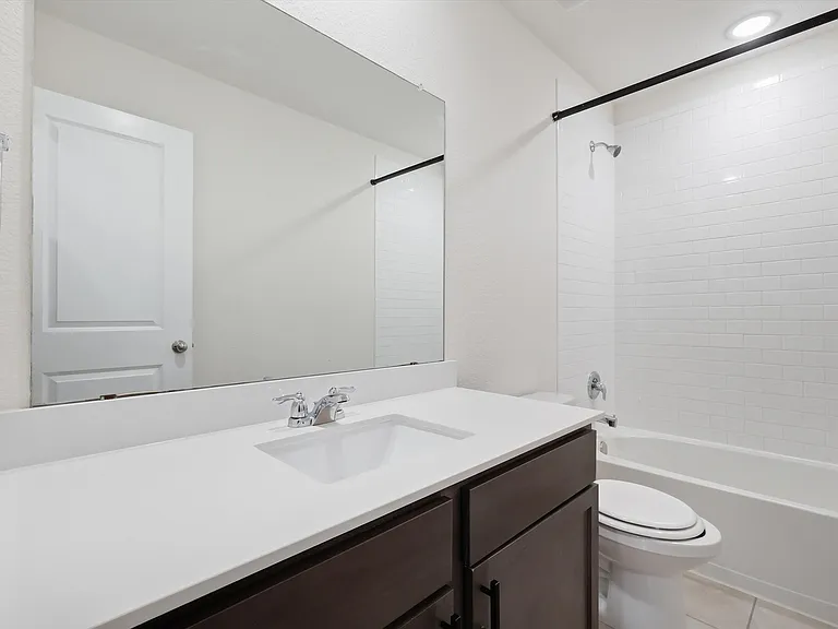 1810 Aslynn Cir — Photo 4
