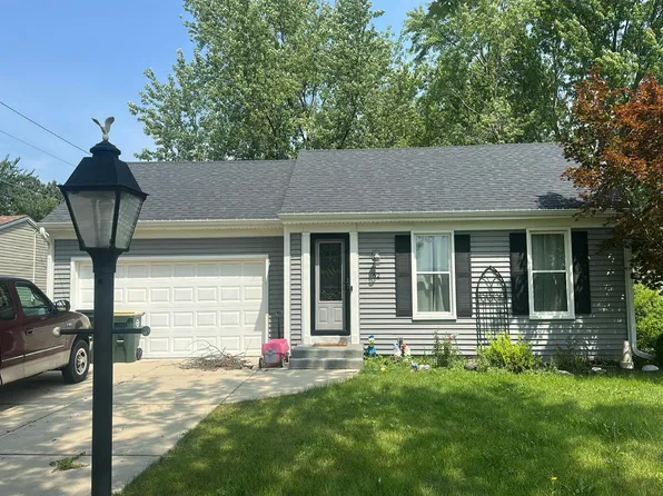 62 Fernwood Rd, Montgomery, IL 60538