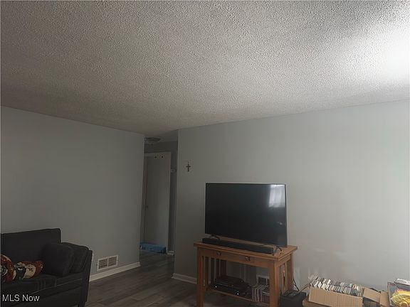 4th image of 1602 Bancroft Ave
