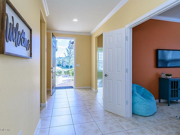 3rd image of 99 Woodhurst Dr