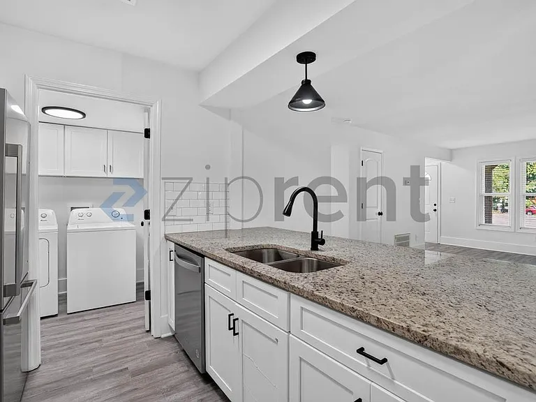 4013 Hawthorne Ave SE #3 — Photo 11
