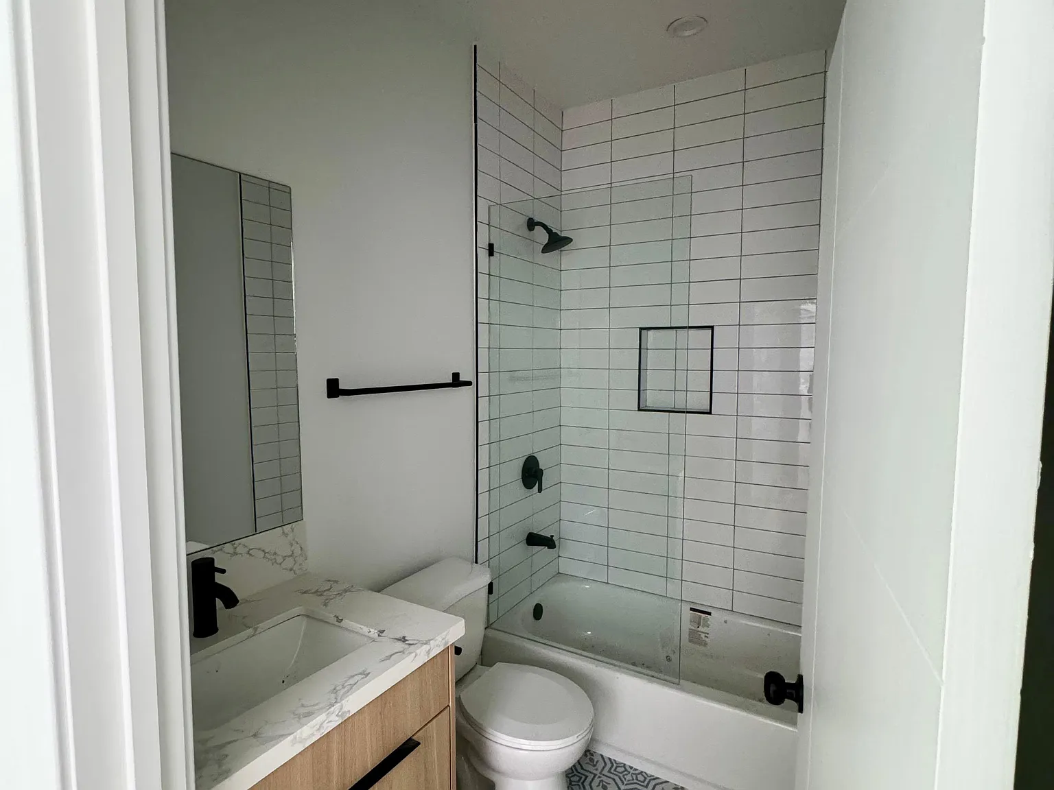 5 bed, 2000 sqft, $650 — Photo 2