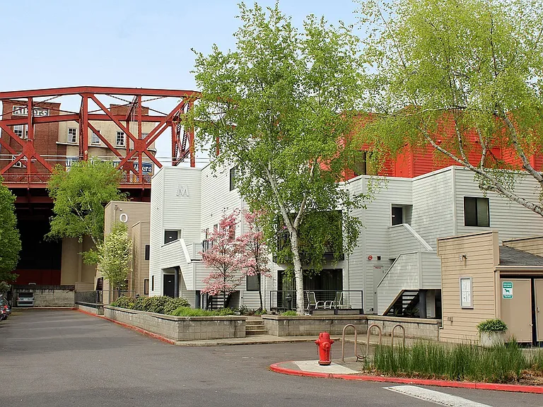 810 NW Naito Pkwy #F22 — Photo 19
