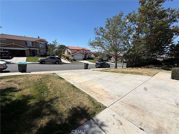4th image of 38646 Annette Ave