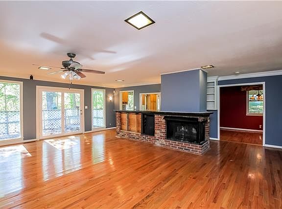 3rd image of 304 Powder Mill Dr